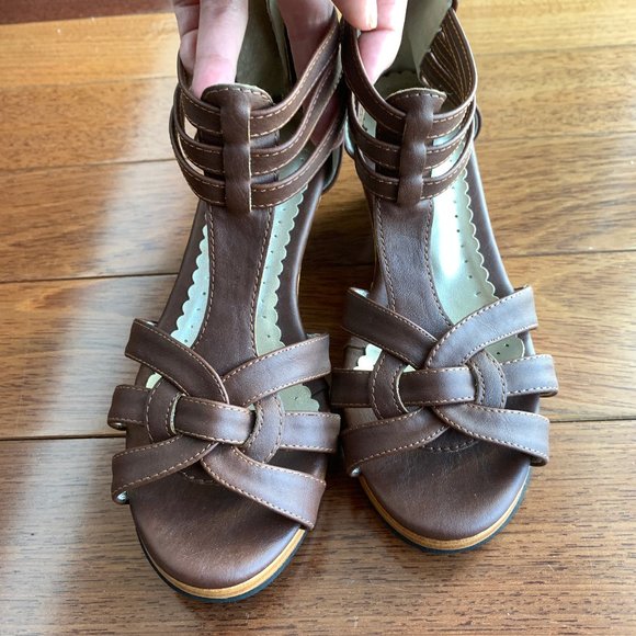 Bellawink Strappy Wedge Sandals - Picture 2 of 4